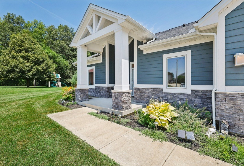 3-web-or-mls-Ashford Cir-S2307-003