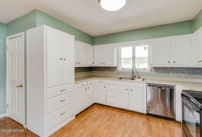 213 Johns Avenue, Elida, Ohio, 3 Bedrooms Bedrooms, ,2 BathroomsBathrooms,Residential,For Sale,Johns,307091
