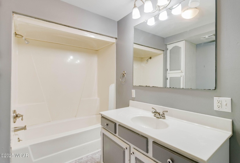 213 Johns Avenue, Elida, Ohio, 3 Bedrooms Bedrooms, ,2 BathroomsBathrooms,Residential,For Sale,Johns,307091