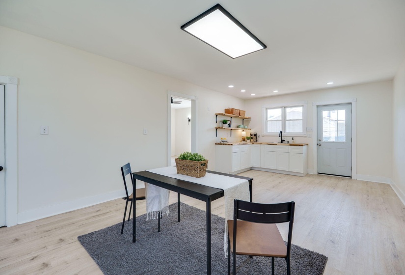 24-web-or-mls-708-n-market-st