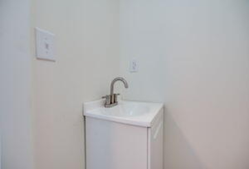 thumbnail-0198439b-455b-71f3-a189-771291