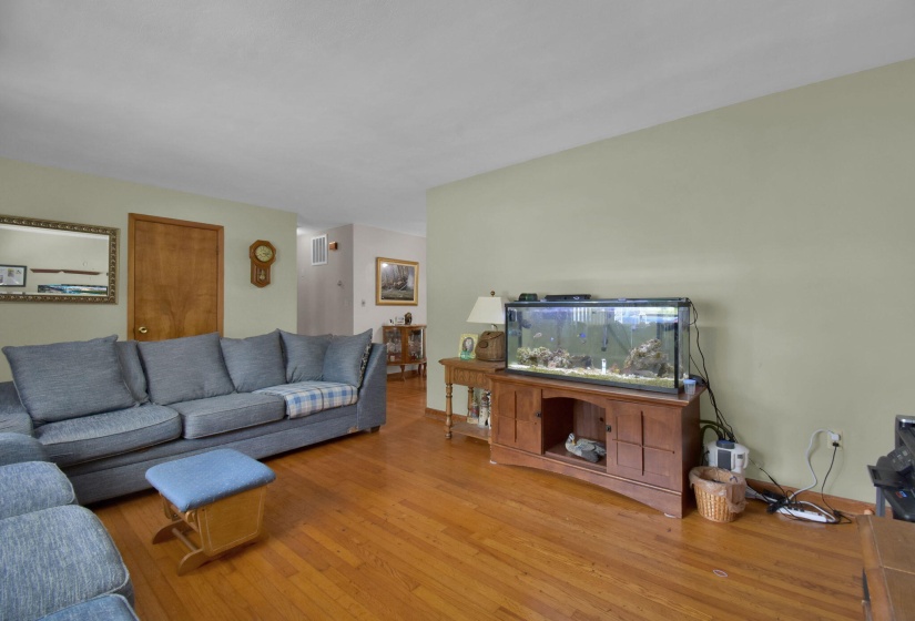 10-web-or-mls-1904-maryland-ave