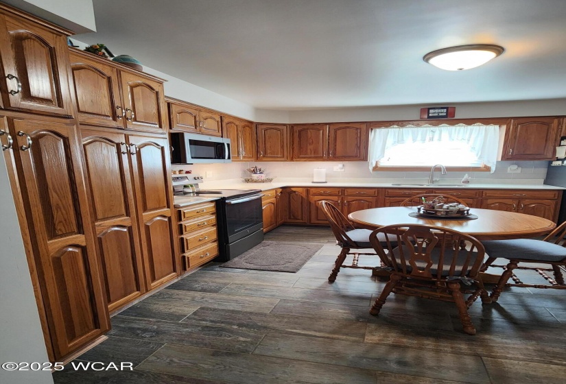 115 Broadway Street, Columbus Grove, Ohio, 4 Bedrooms Bedrooms, ,2 BathroomsBathrooms,Residential,For Sale,Broadway,307779