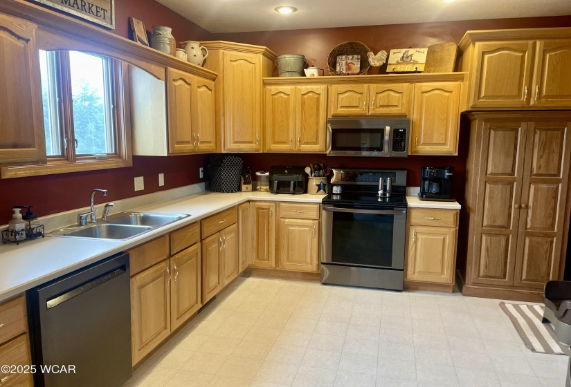 15651 Meranda Road, Anna, Ohio, 3 Bedrooms Bedrooms, ,2 BathroomsBathrooms,Residential,For Sale,Meranda,307529