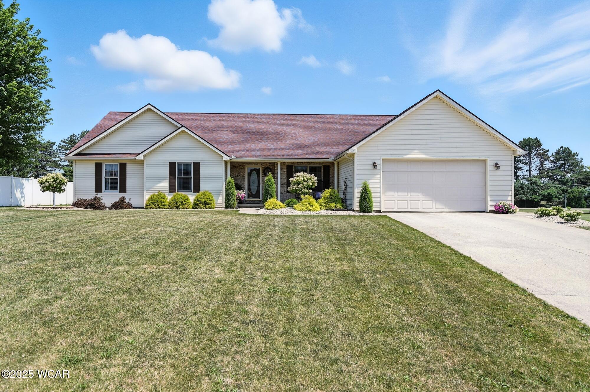 592 Gardenview Circle, Lima, Ohio