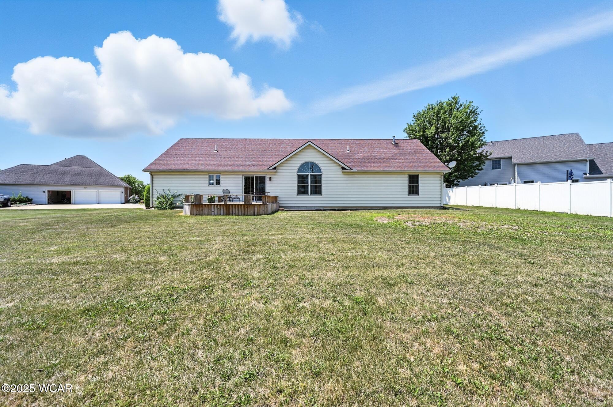 592 Gardenview Circle, Lima, Ohio