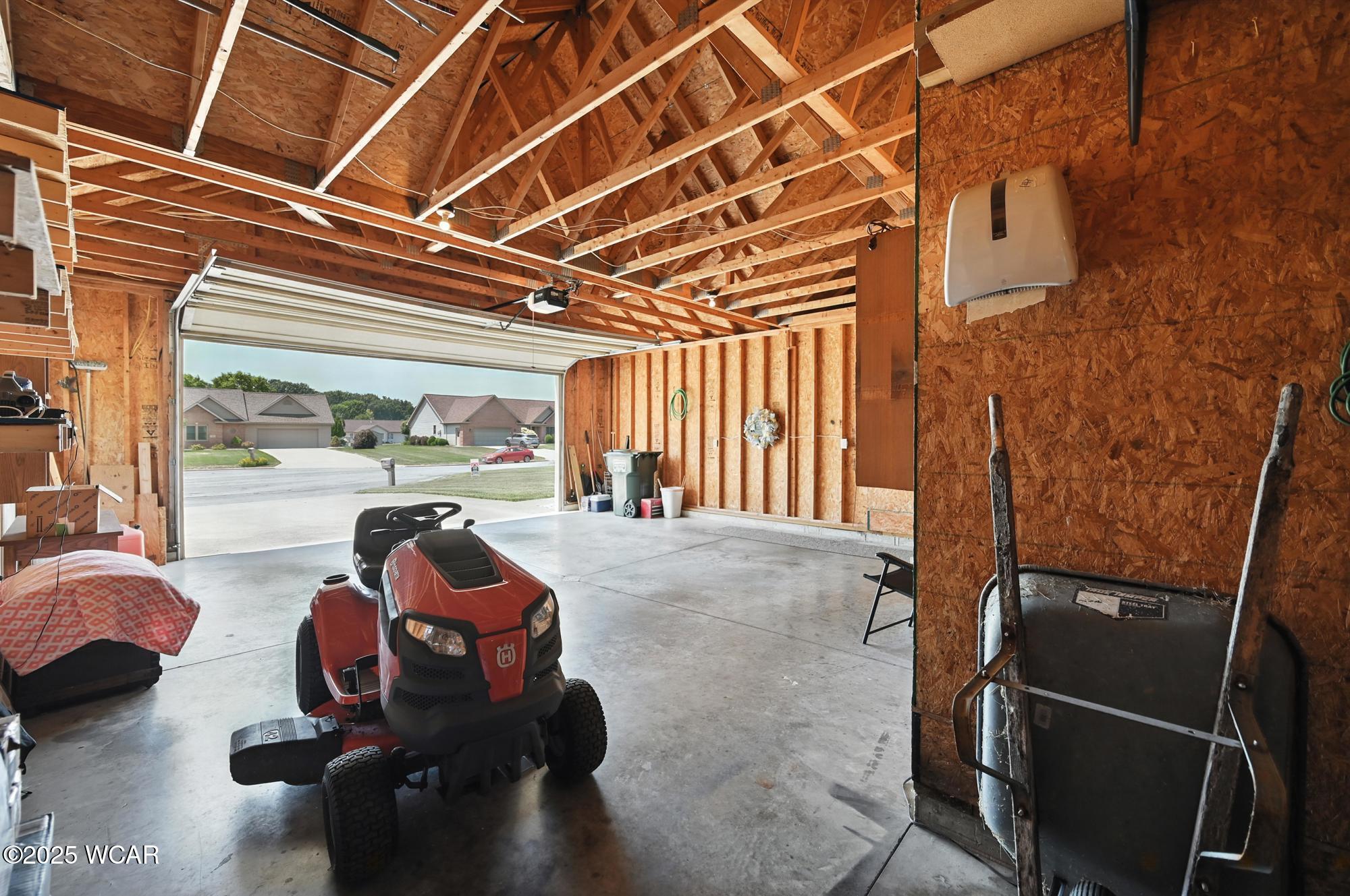 592 Gardenview Circle, Lima, Ohio