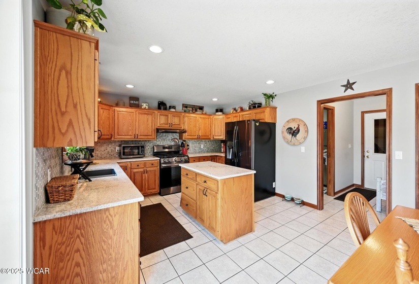 592 Gardenview Circle, Lima, Ohio, 3 Bedrooms Bedrooms, ,3 BathroomsBathrooms,Residential,For Sale,Gardenview,307627