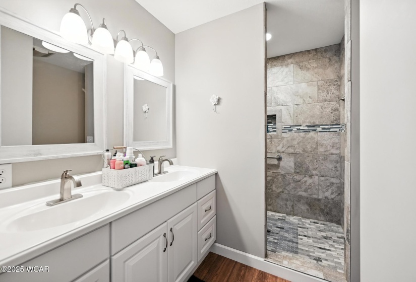 Owner's Ensuite Bathroom