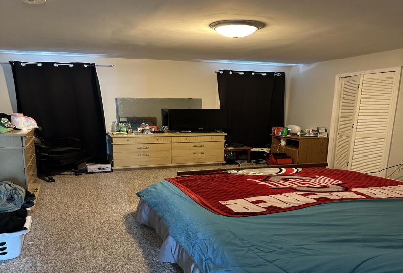 Upstairs bedroom 2