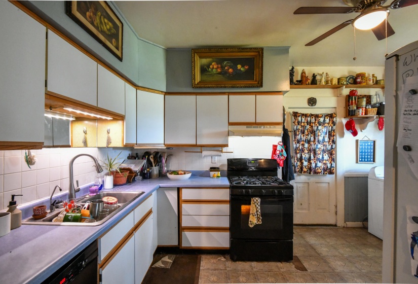 840 Victory Rd-9