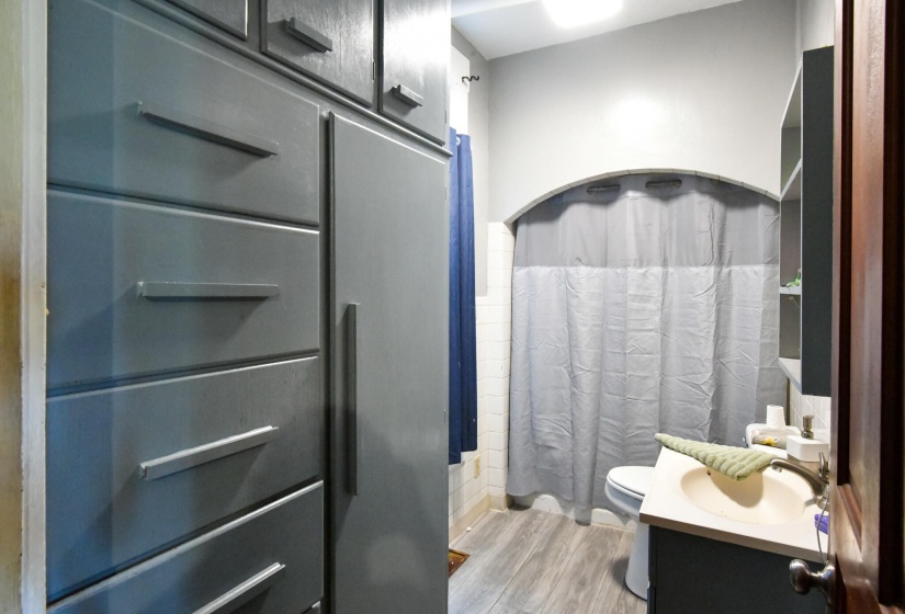 840 Victory Rd-13