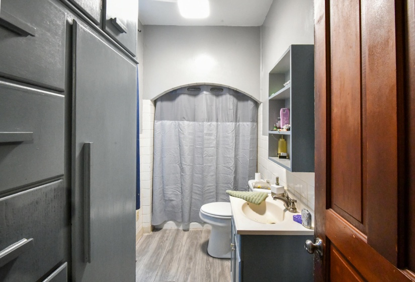840 Victory Rd-14