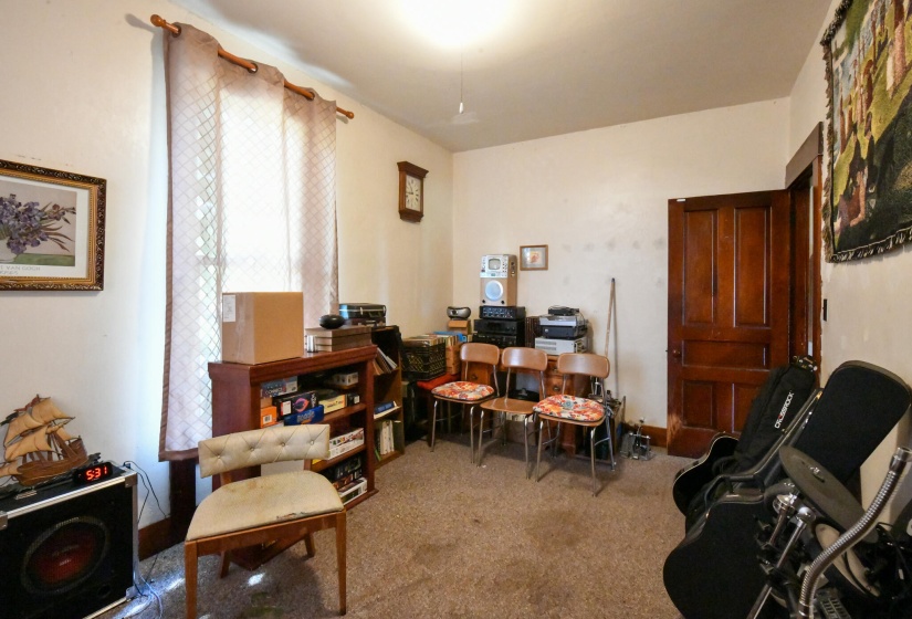 840 Victory Rd-16
