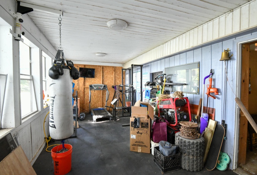 840 Victory Rd-35