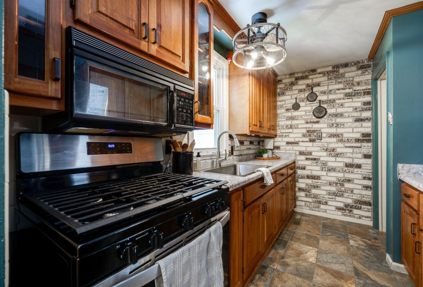 18-web-or-mls-14-sunset-mc-creary-dr
