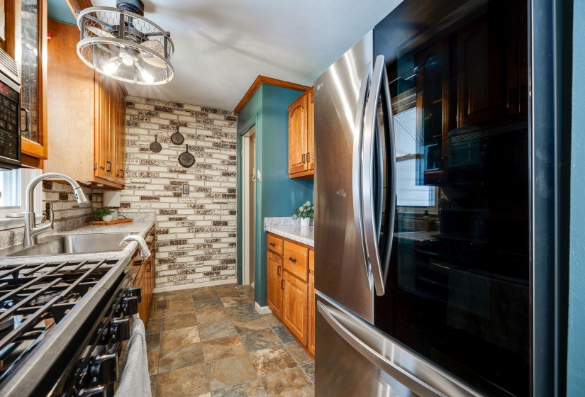 19-web-or-mls-14-sunset-mc-creary-dr