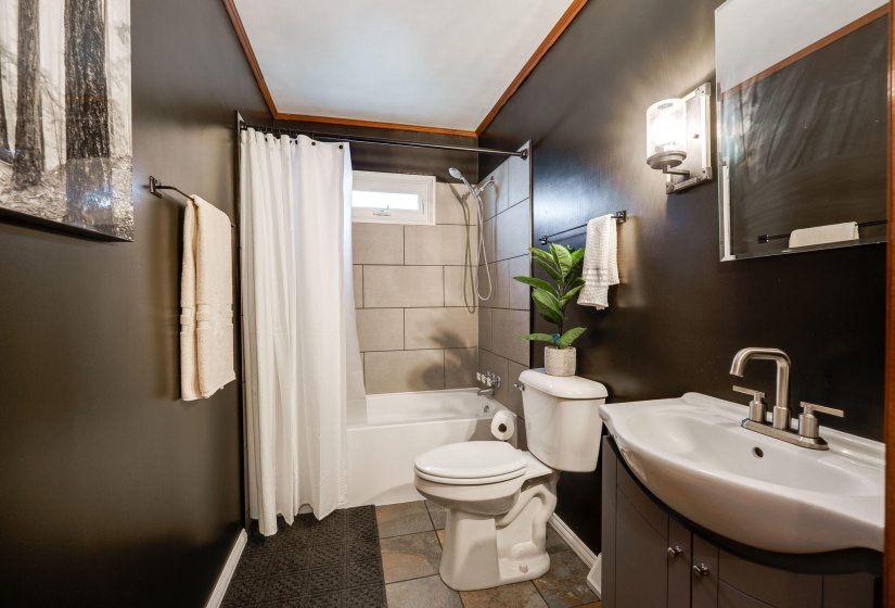 27-web-or-mls-14-sunset-mc-creary-dr