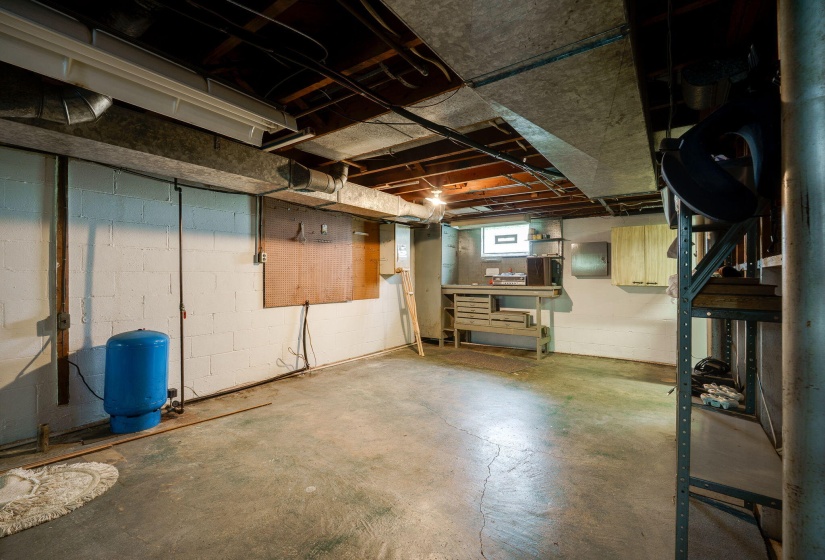 37-web-or-mls-14-sunset-mc-creary-dr
