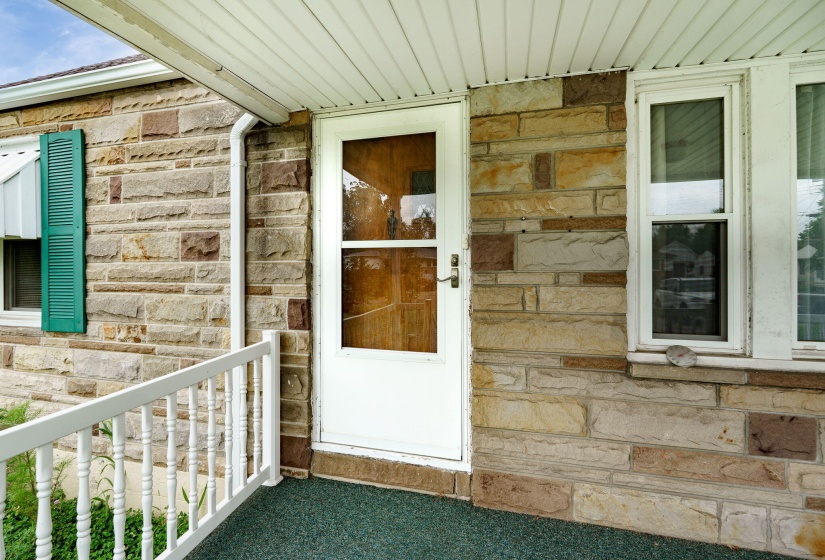 7-web-or-mls-14-sunset-mc-creary-dr