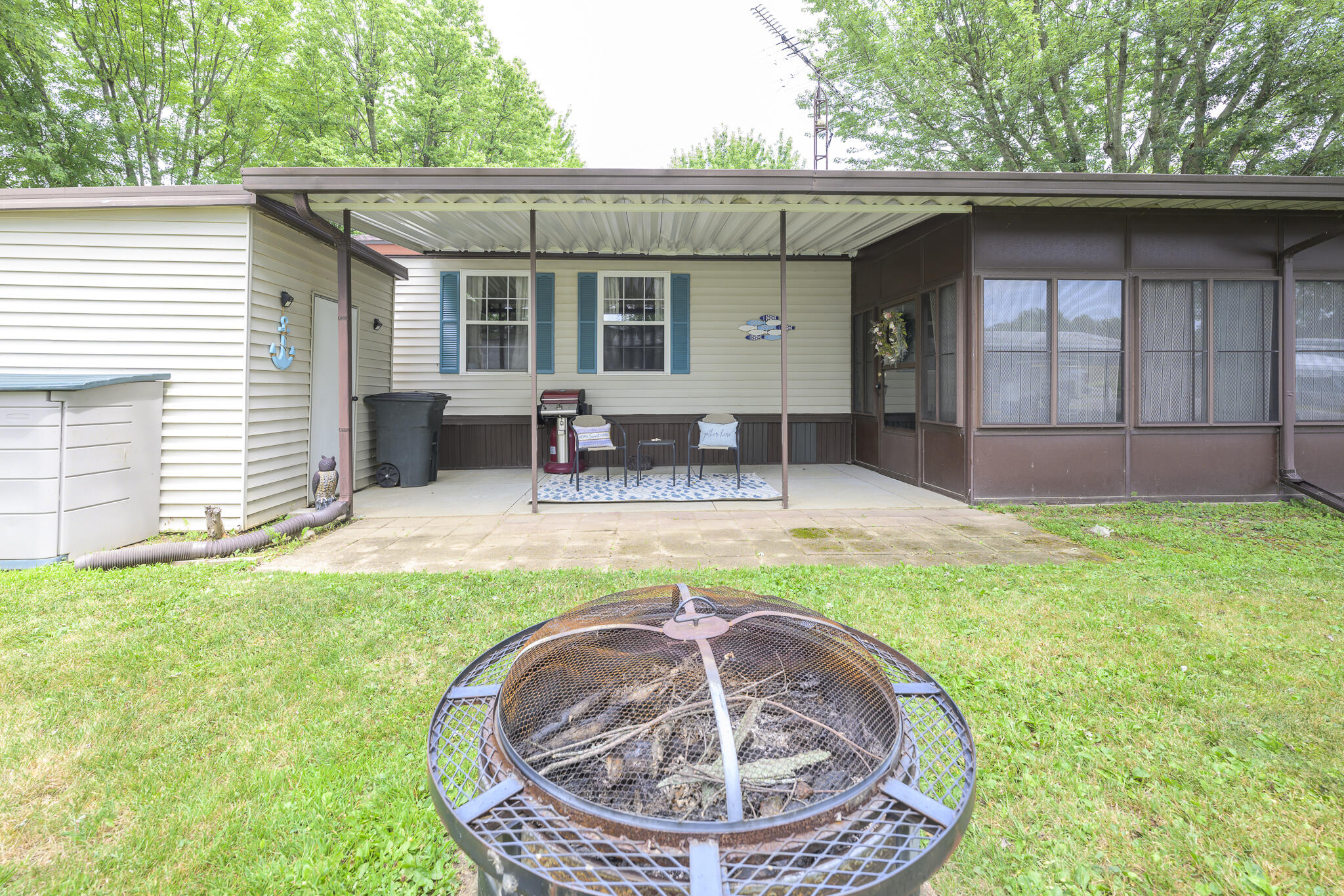 10925 Pine Circle, Lakeview, Ohio 43331