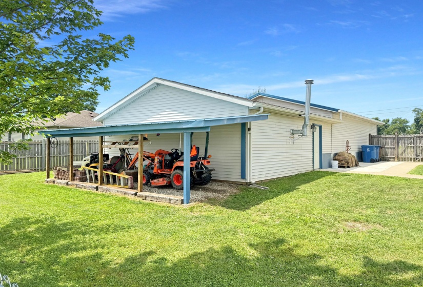 Detached Garage