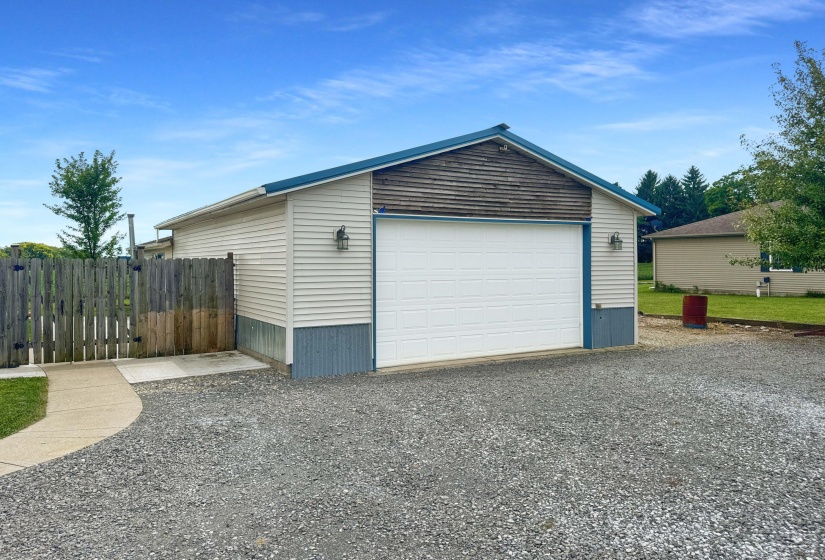 Detached Garage