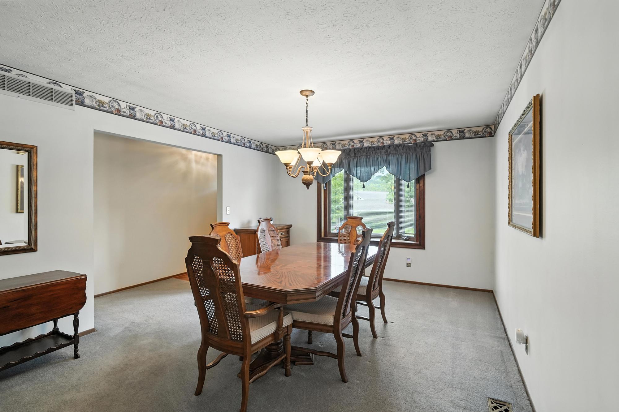825 Merry John Drive, Miamisburg, Ohio 45342