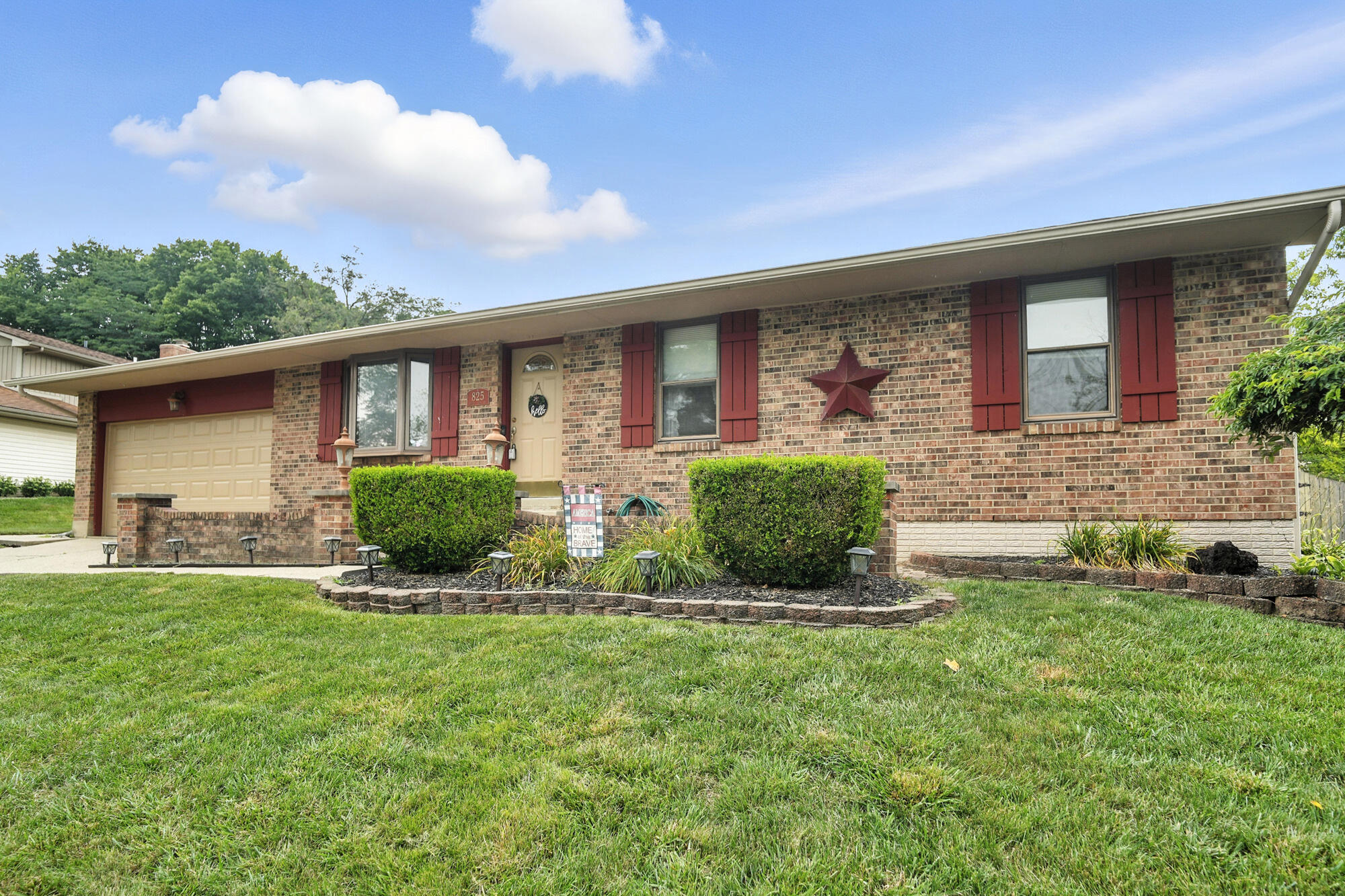 825 Merry John Drive, Miamisburg, Ohio 45342