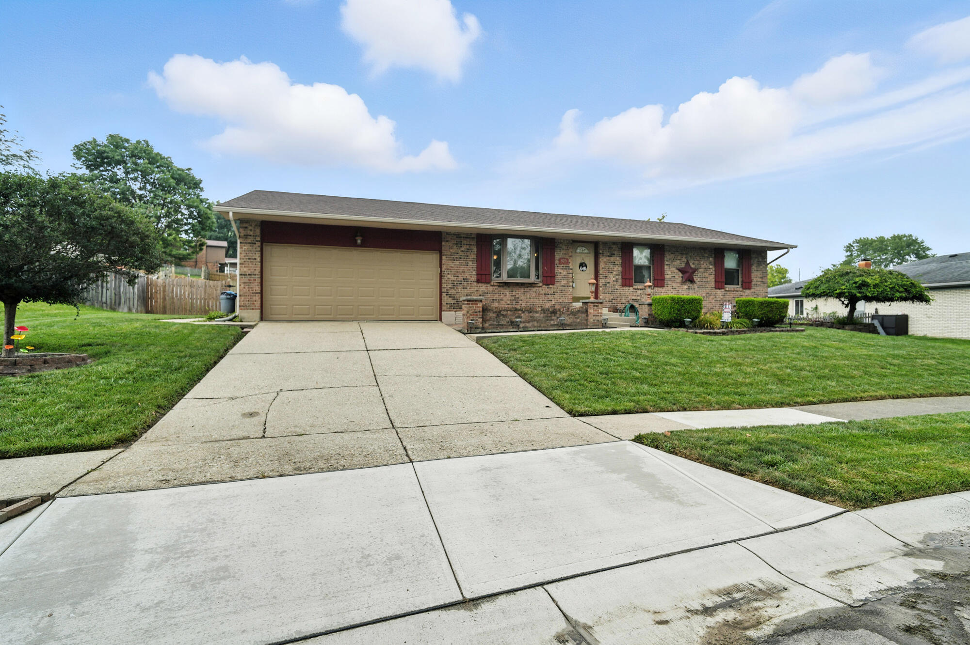 825 Merry John Drive, Miamisburg, Ohio 45342