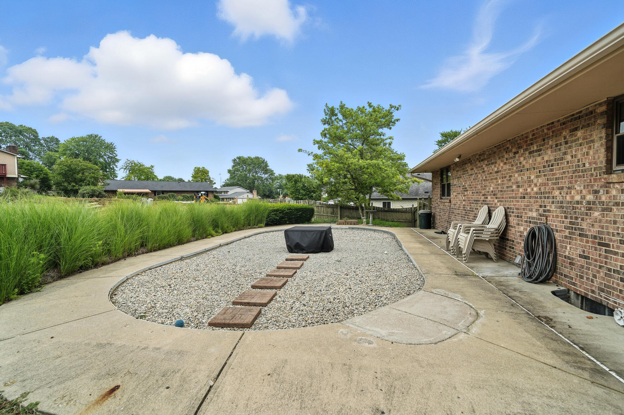 825 Merry John Drive, Miamisburg, Ohio 45342