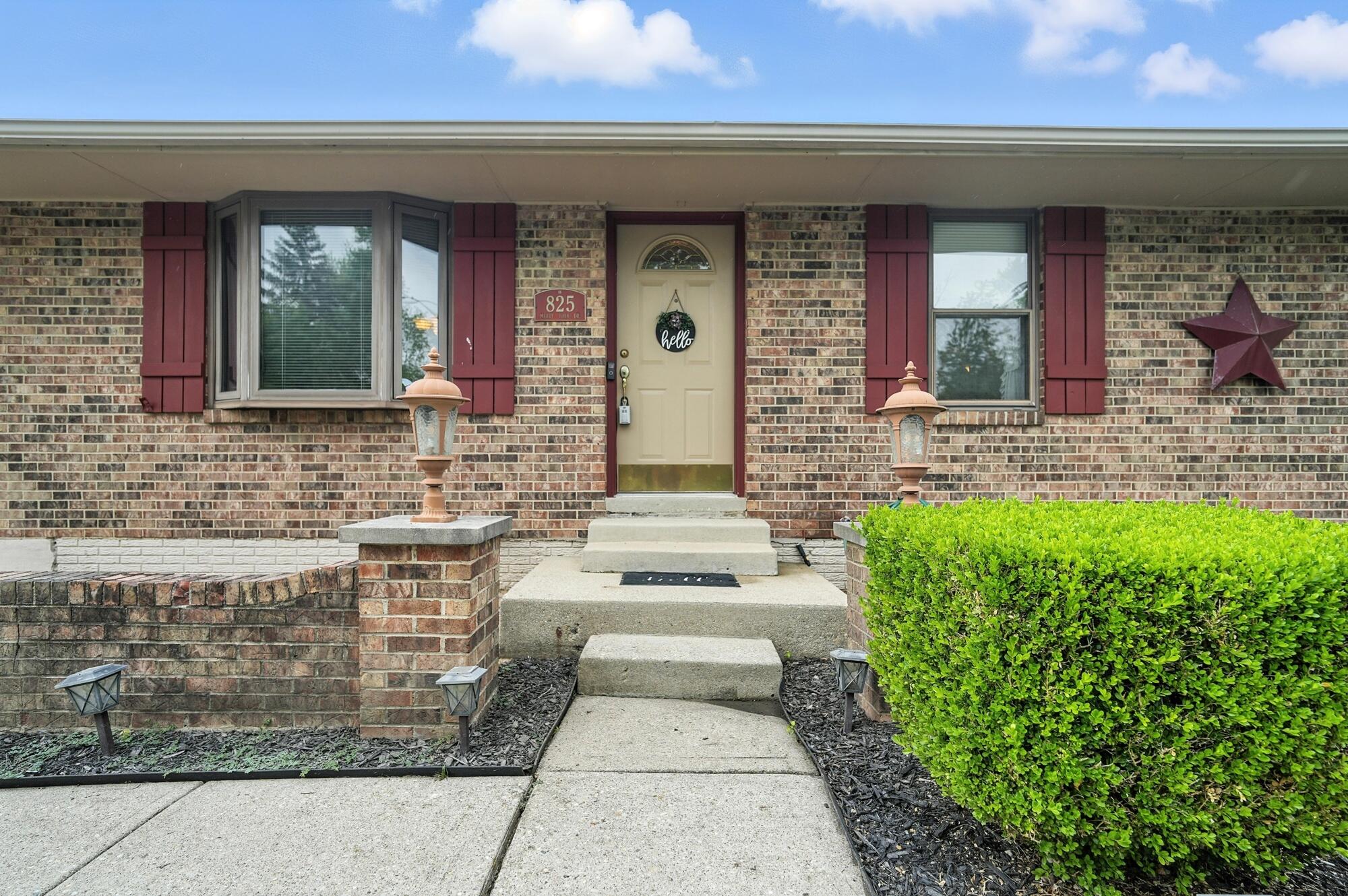 825 Merry John Drive, Miamisburg, Ohio 45342