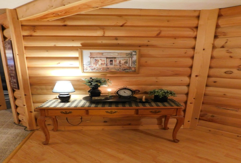 Foyer/Hallway