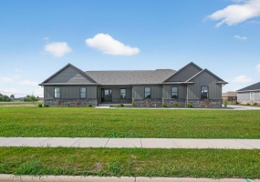 102 Camdyn Trail, Anna, Ohio 45302, 3 Bedrooms Bedrooms, ,2 BathroomsBathrooms,Residential,For Sale,Camdyn,1040344