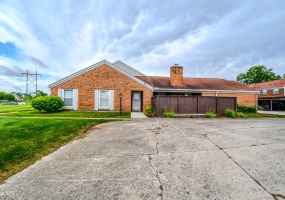 1411 Williamsburg Court, Fairborn, Ohio 45324, 3 Bedrooms Bedrooms, ,2 BathroomsBathrooms,Residential,For Sale,Williamsburg,1040346