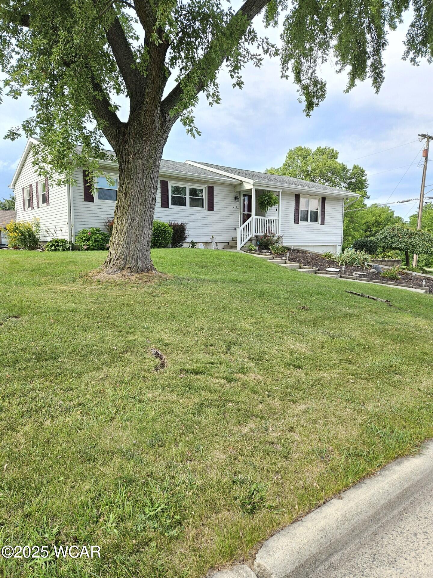 215 Hillcrest Drive, Bluffton, Ohio