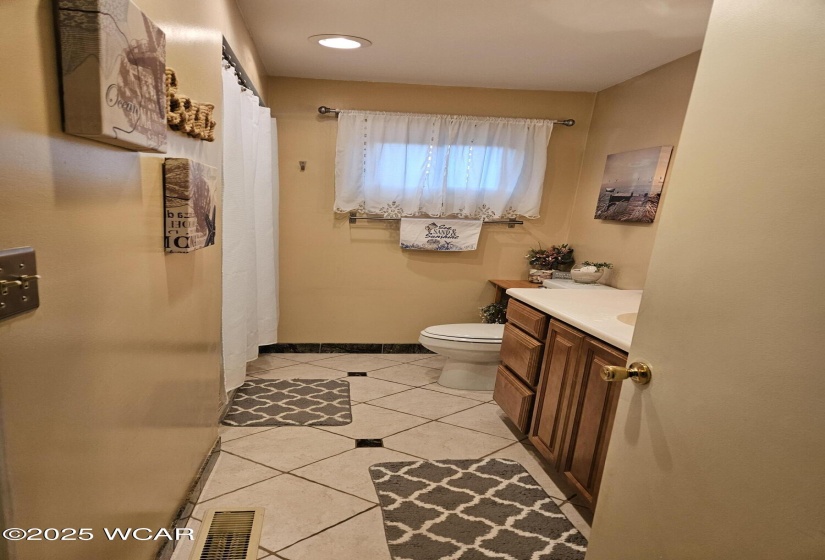 215 Hillcrest Drive, Bluffton, Ohio, 3 Bedrooms Bedrooms, ,2 BathroomsBathrooms,Residential,For Sale,Hillcrest,307815