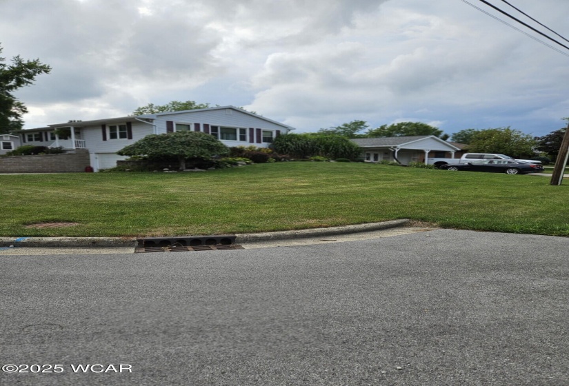 215 Hillcrest Drive, Bluffton, Ohio, 3 Bedrooms Bedrooms, ,2 BathroomsBathrooms,Residential,For Sale,Hillcrest,307815
