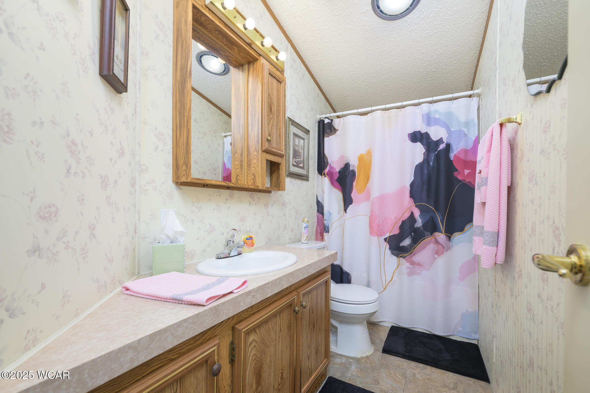 10925 Pine Circle, Lakeview, Ohio