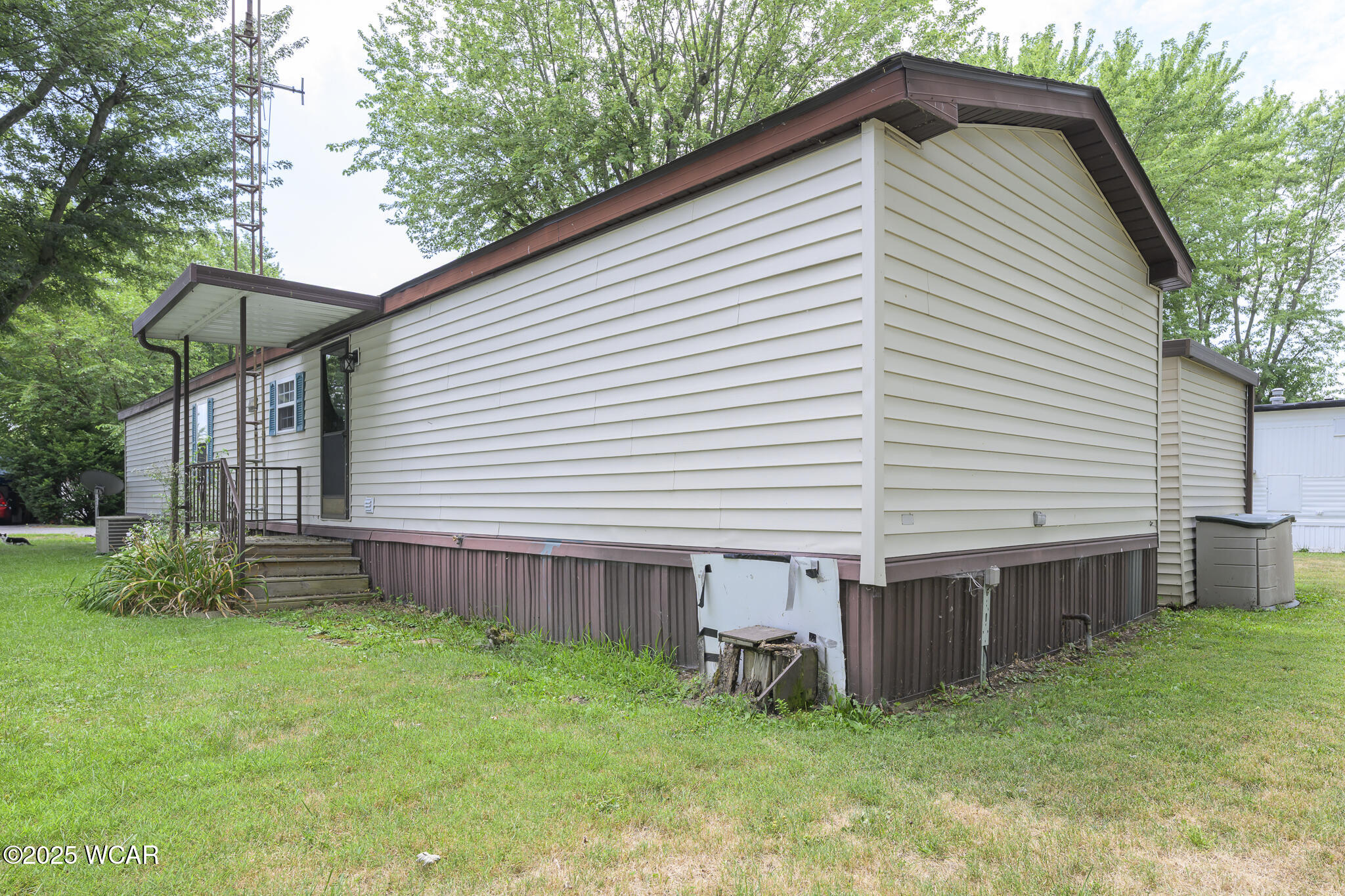 10925 Pine Circle, Lakeview, Ohio