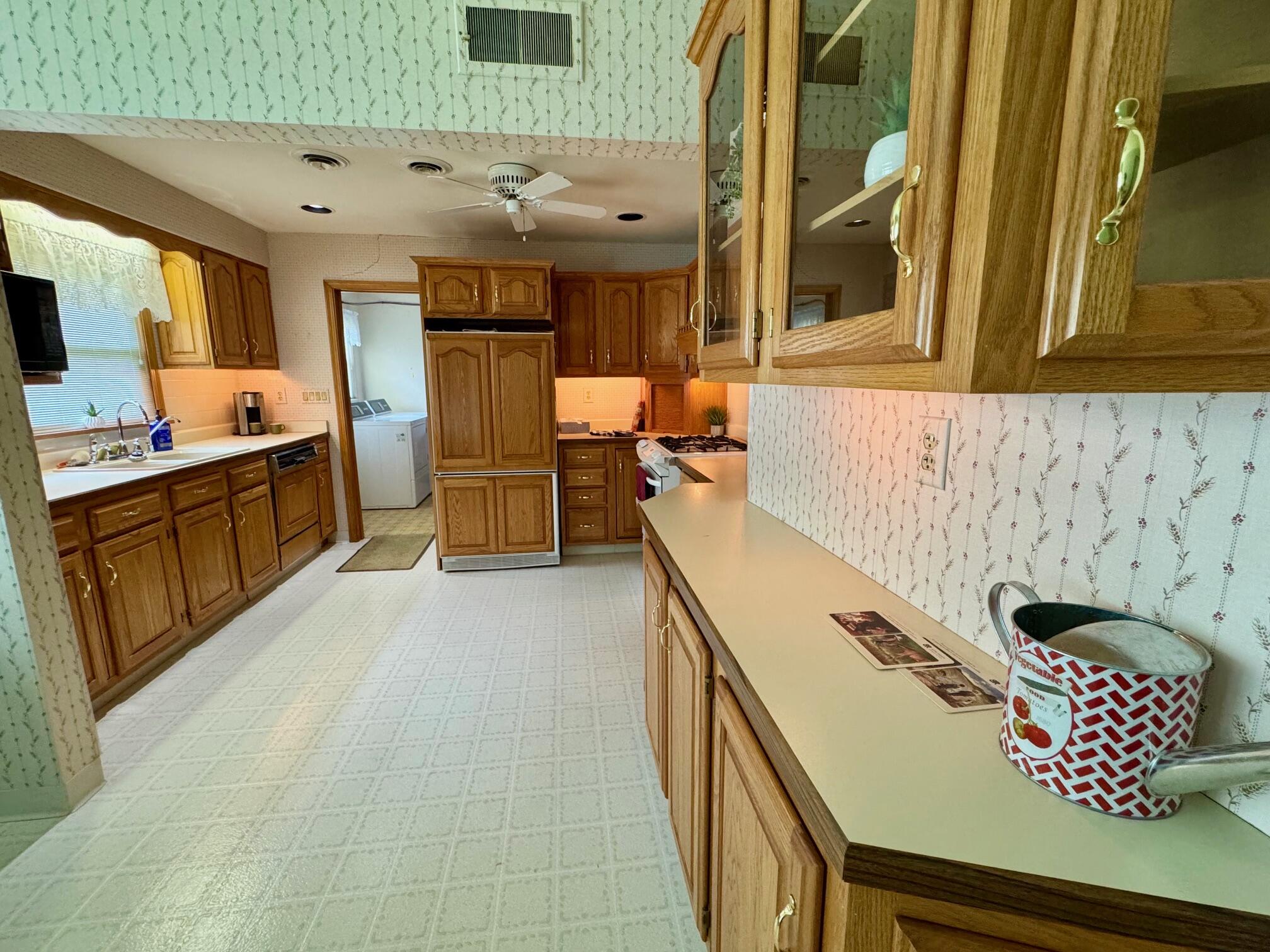 3412 Hedgely Road, Springfield, Ohio 45506