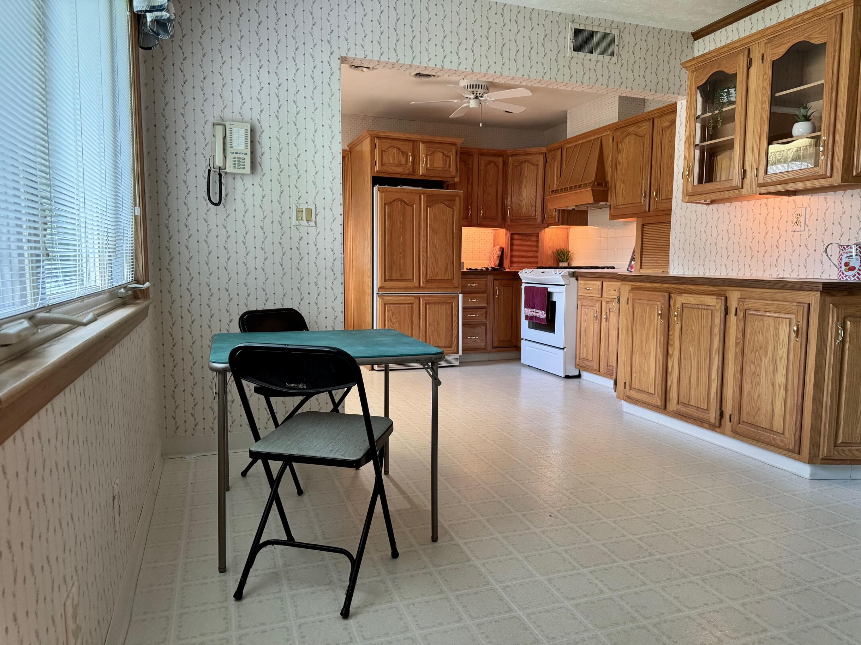 3412 Hedgely Road, Springfield, Ohio 45506