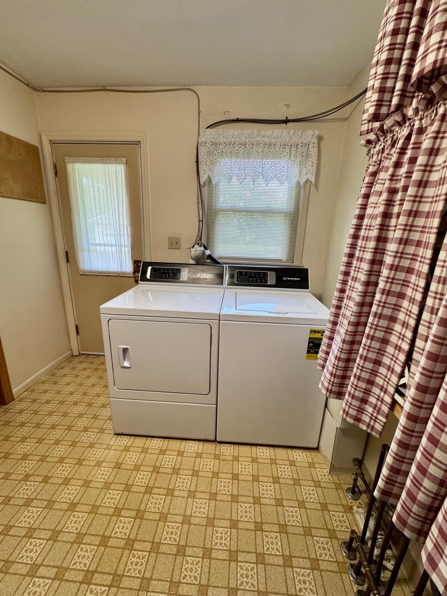 3412 Hedgely Road, Springfield, Ohio 45506