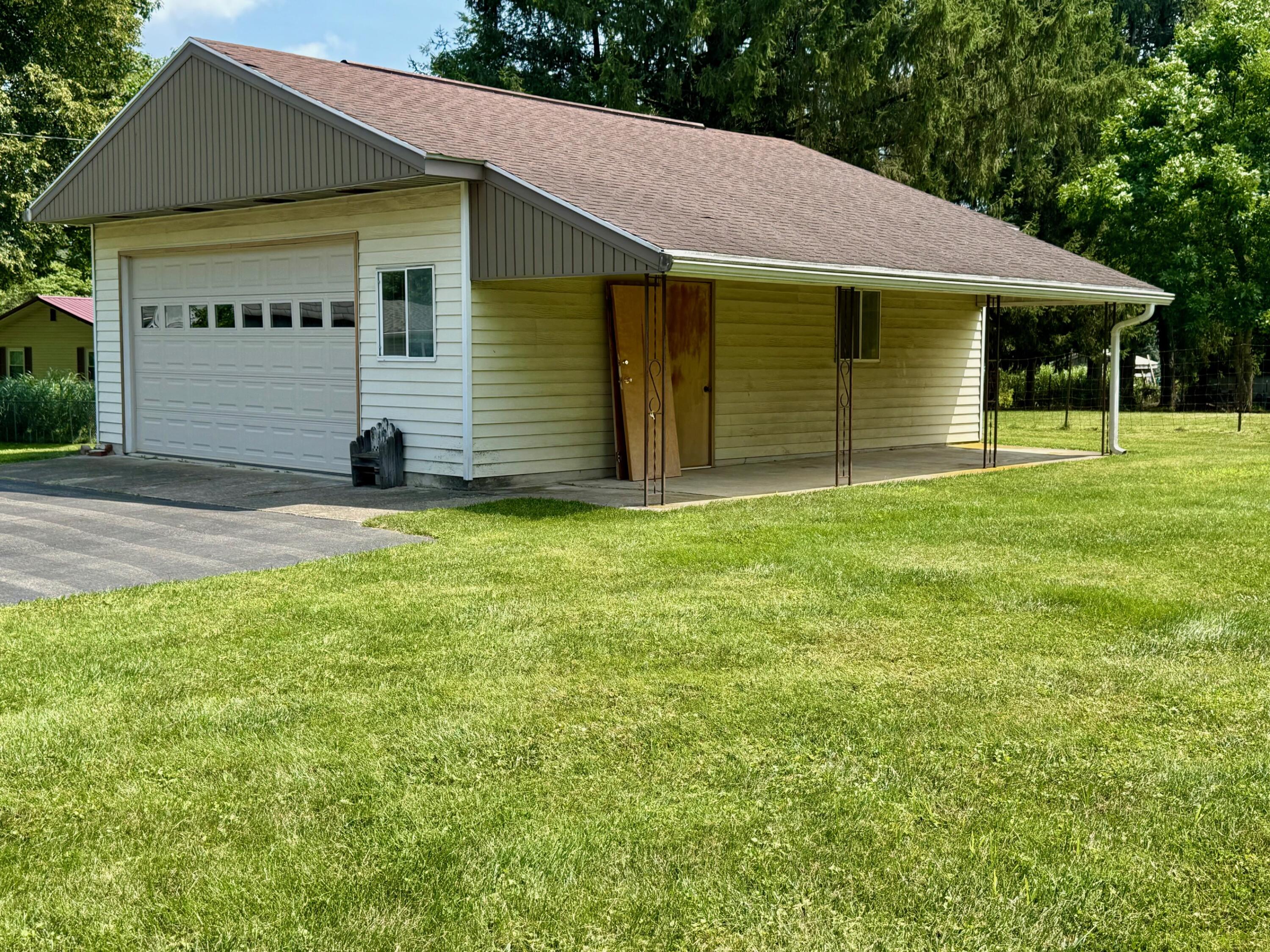 3412 Hedgely Road, Springfield, Ohio 45506