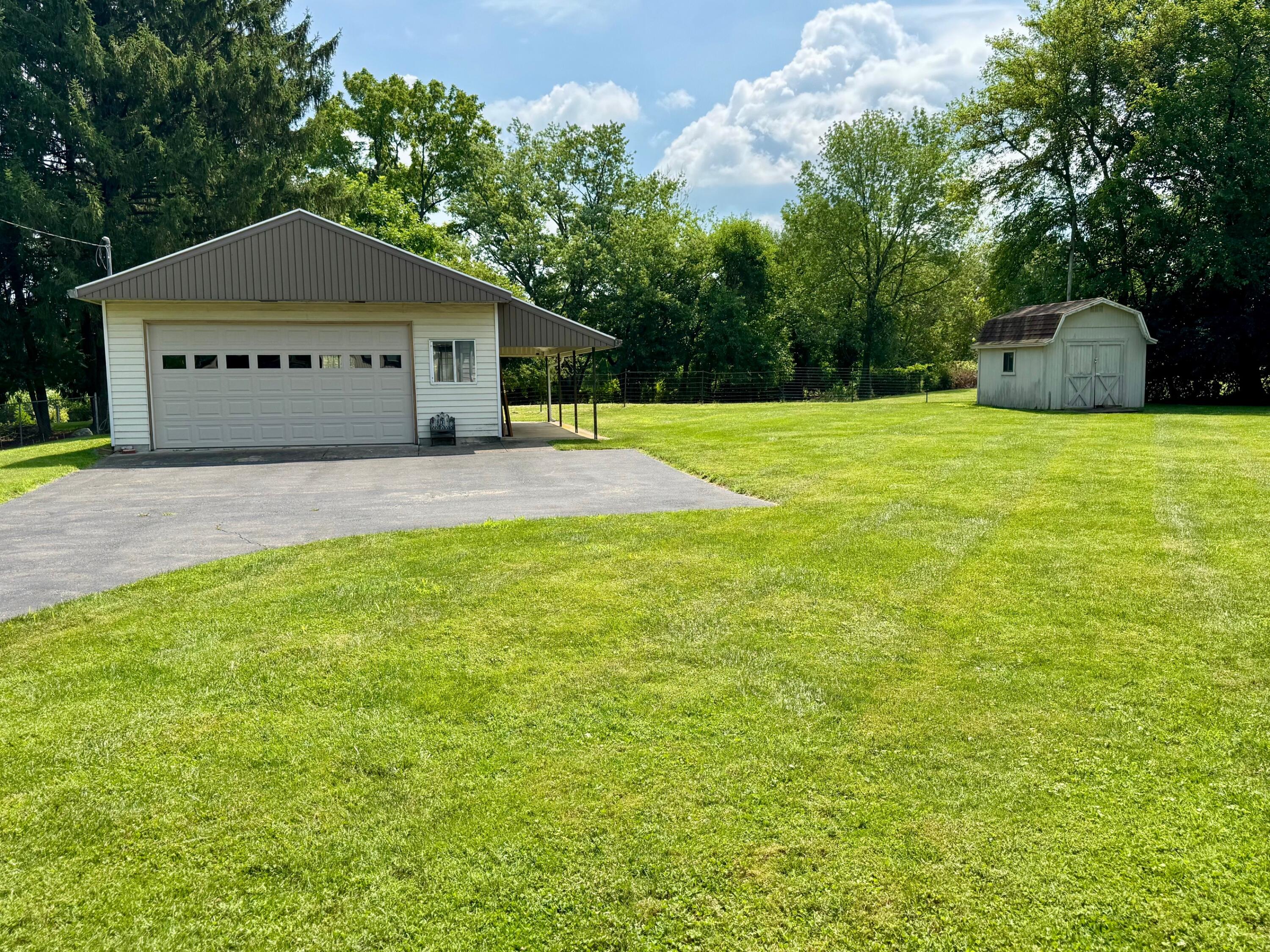 3412 Hedgely Road, Springfield, Ohio 45506
