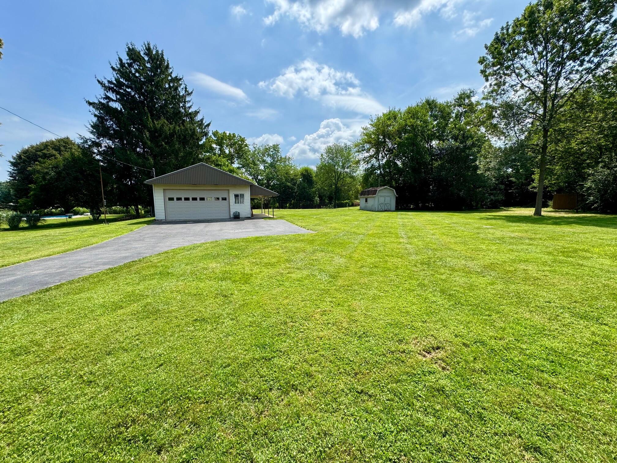 3412 Hedgely Road, Springfield, Ohio 45506