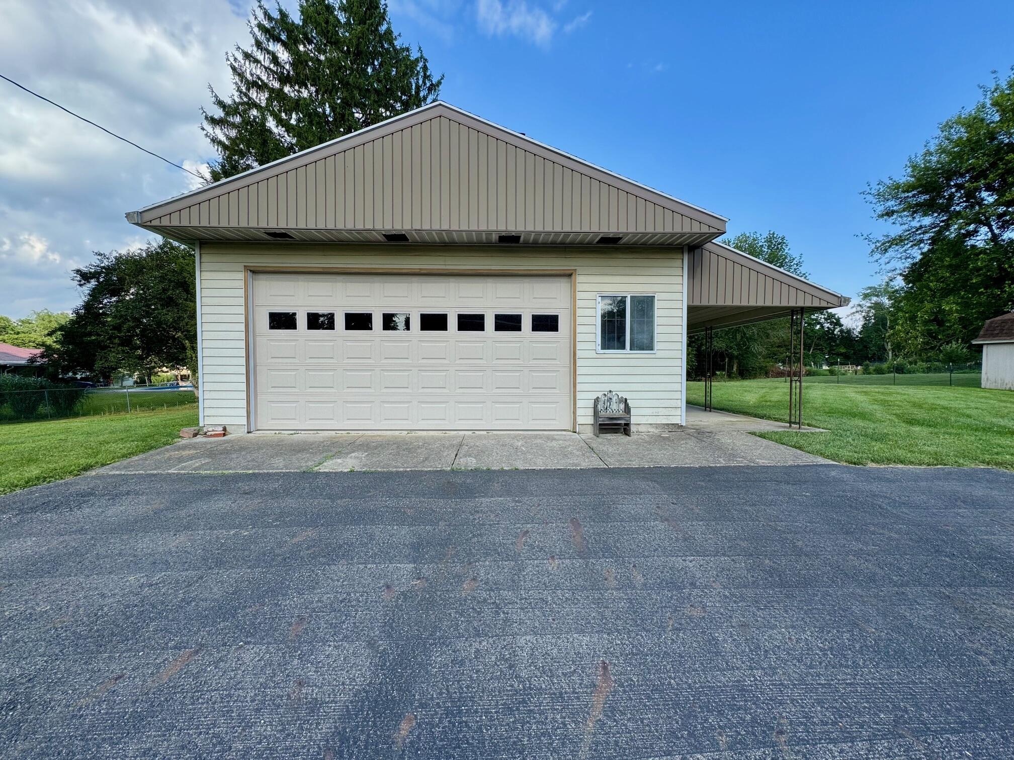 3412 Hedgely Road, Springfield, Ohio 45506