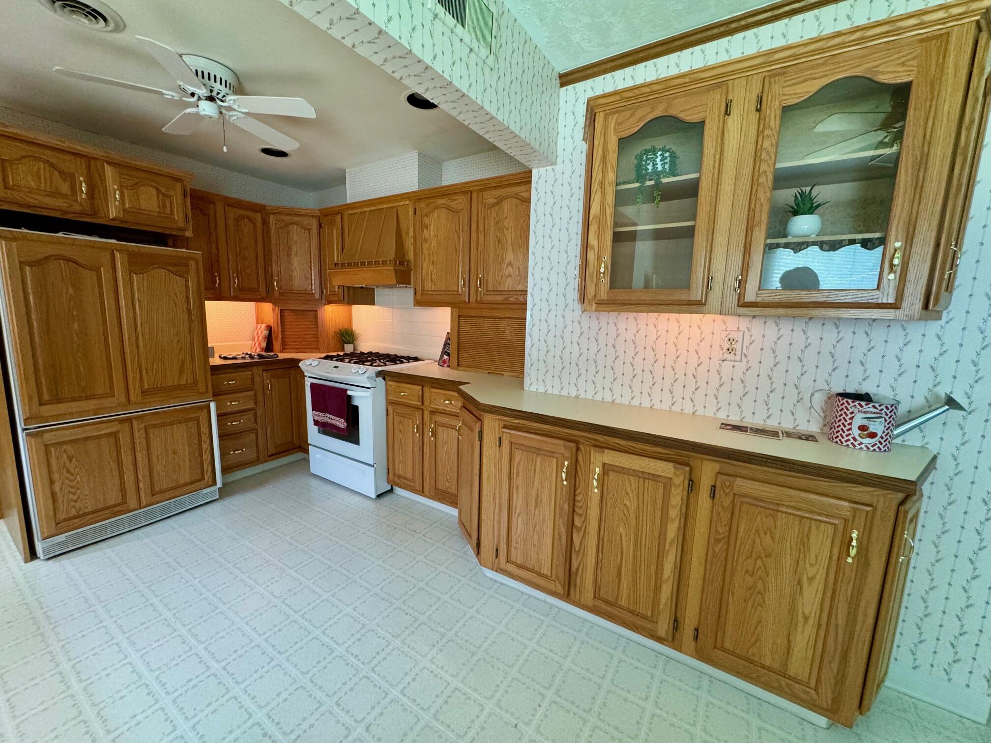 3412 Hedgely Road, Springfield, Ohio 45506