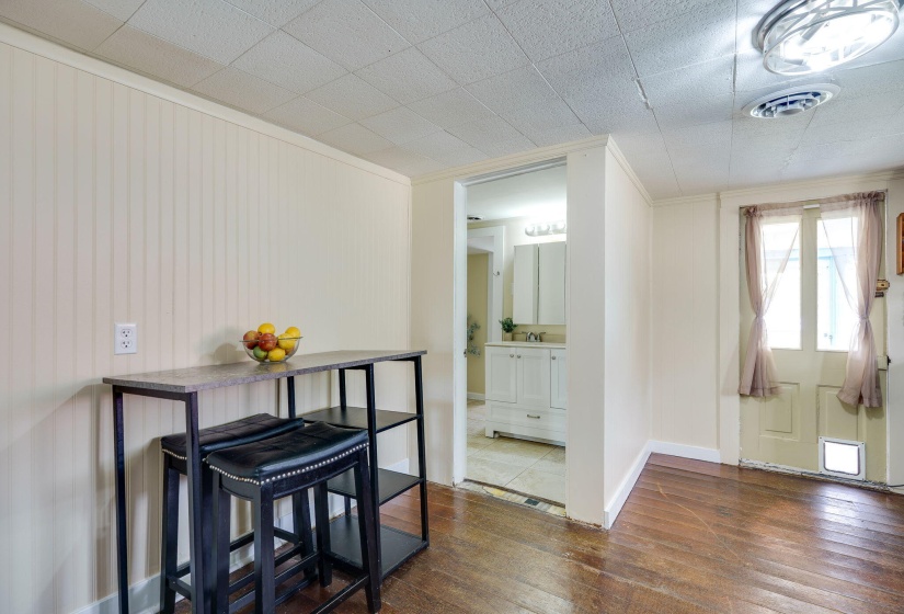 17-web-or-mls-315-e-jamestown-st