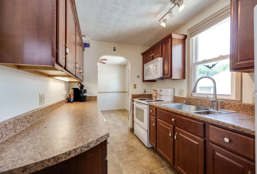 15-web-or-mls-18-sunset-mc-creary-dr